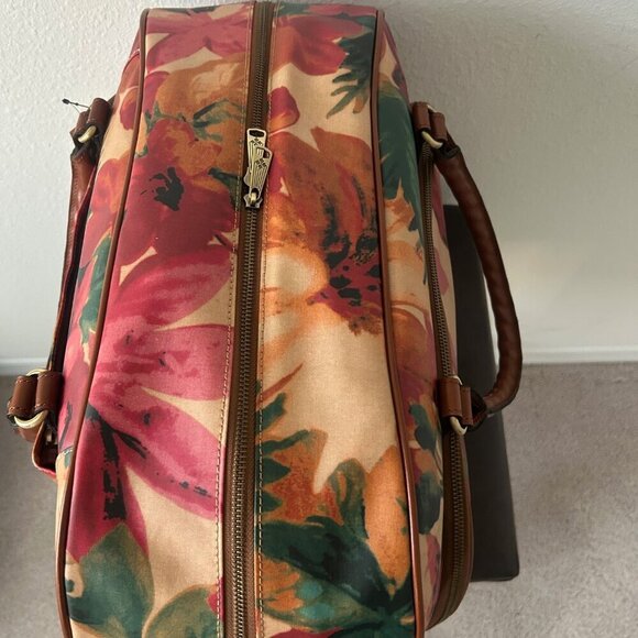 Patricia Nash GONNESA Overnight Bag SPRING MULTI Luggage NWT - Picture 6 of 13